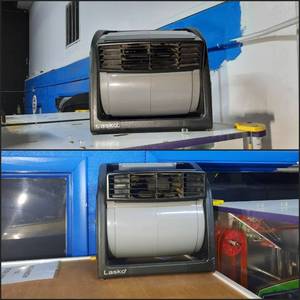 lot 140 image: (2) Lasko Blower Rotating Fans. Powers up.