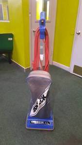 lot 163 image: Oreck XL2100RHS 12 lightweight upright bagged vacuum cleaner