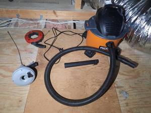 lot 224 image: Ridgid Portable 6-gallon WetDry Shop Vac, 3.5 HP, Model WD06701, Drain Line Cap, GB Fishline