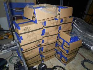 lot 205 image: (20) boxes of Blue Airheads Rocket Cups by Drink Works