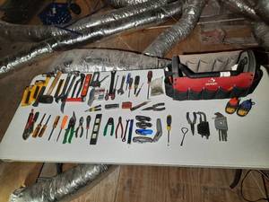 lot 230 image: Hand tools in Husky Tool Tote