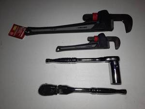 lot 241 image: Huskey Hand Tools. Pipe wrenches, ratchets