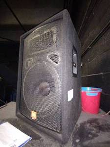lot 70 image: JBL JRX115 Professional Floor Speaker