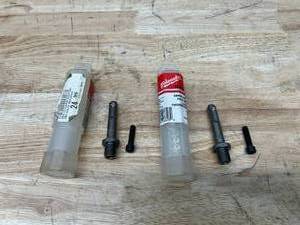 lot 53 image: MILWAUKEE Lot of 2- Chuck Adapters (48-03-3005)