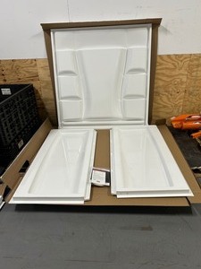 lot 32 image: DELTA Classic 500 60 in. W x 61.25 in. H x 30 in. D 3-Piece Direct-to-Stud Alcove Tub Surrounds in High Gloss White