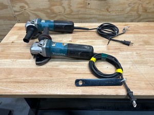 lot 39 image: MAKITA Lot of 2- Disc Grinders