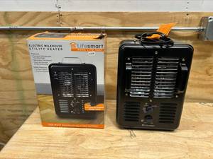 lot 18 image: LIFESMART Electric Milkhouse Utility Heater