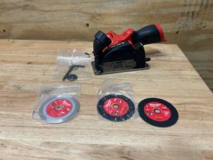 lot 9 image: MILWAUKEE M12 FUEL 12V Lithium-Ion Brushless Cordless 3 in. Cut Off Tool (Tool-Only)