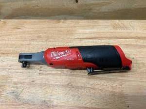 lot 10 image: MILWAUKEE M12 FUEL 12-Volt Lithium-Ion Brushless Cordless High Speed 38 in. Ratchet (Tool-Only)