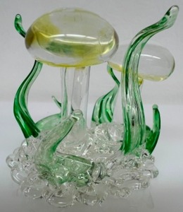lot 69 image: Vintage Murano MUSHROOMS Spaghetti Glass Base 3