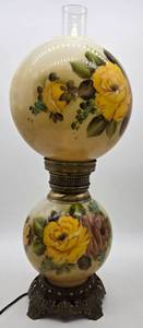 lot 4 image: Antique 1950s Gone with the Wind Style Double Globe Lamp