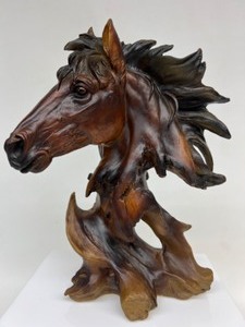 lot 87 image: Horse Head Animal Resin Figurine Sculpture Colt Filly