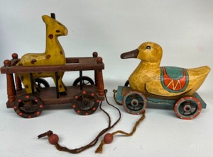 lot 135 image: Vintage Hand Painted Wood Duck & Giraffe Display Pull Toys
