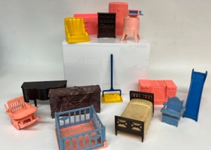 lot 137 image: Vintage Plastic Dollhouse Furniture Including IDEAL, Renwal & Marx