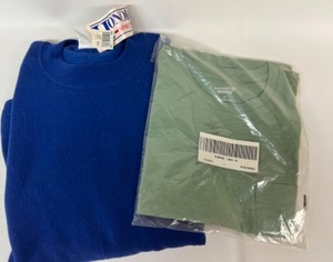 lot 143 image: Vintage Mens T-shirts New Short Sleeve Sweatshirt Size XXL and Tee Shirt New Size M