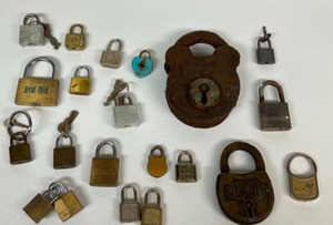 lot 146 image: Vintage Grouping of Aged Locks & Antique Collectibles