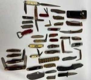 lot 148 image: Lot of Assorted Vintage Pocket Knives Various Makers