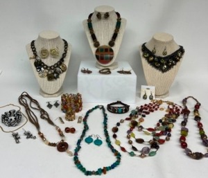 lot 189 image: Fashion Jewelry Statement Piece Necklaces, Bracelets & Earrings Including Grazziano & PMJ