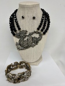 lot 12 image: HEIDI DAUS Dragon Swarovski Crystal Necklace, Bracelet & Earring Set