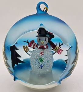 lot 172 image: SORELLE Christmas Globe Ornament Winter Sky Snowman