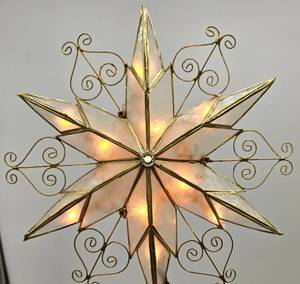 lot 176 image: Christmas Tree Decorating Lighting & Ornaments