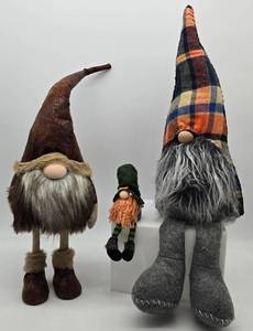 lot 211 image: Sitting, Standing & Lucky Irish Gnomes 