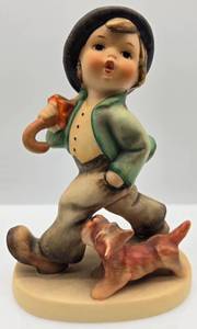 lot 215 image: Vintage STROLLING ALONG Goebel Hummel Figurine