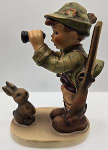 lot 216 image: Vintage 1955 GOOD HUNTING Goebel Hummel Figurine