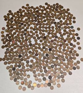 lot 279 image: 490 Vintage US Lincoln Wheat Pennies Coins