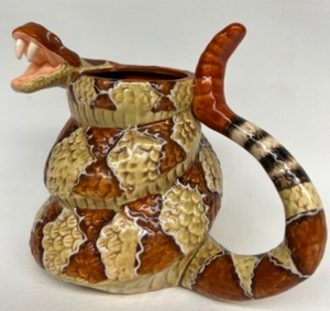 lot 196 image: Vintage American Legacy Coiled Western Diamondback Rattlesnake Ceramic Coffee Mug