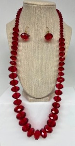 lot 208 image: Vintage JOAN RIVERS Collection Ascending LUCITE Beaded Necklace Earring Set