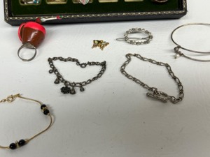 lot 251 image: Collection of Whimsical Girls Jewelry - Vintage and Newer