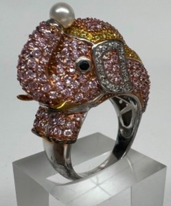 lot 253 image: Noir CZ & Sterling 925 Silver Rhinestone Elephant Ring - Size 9.25