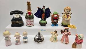 lot 291 image: Collectible Miniature Figurines and Boxed Porcelain Figures 
