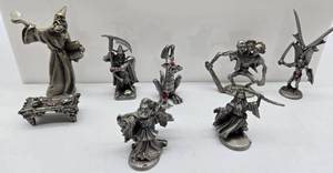 lot 336 image: 9 Vintage 80s RAWCLIFFE  HUDSON Pewter Dungeon and Dragons Figurines
