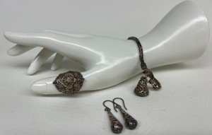 lot 313 image: Vintage Filagree Sterling Silver Jewelry Set Ring, Earrings & Bell Bracelet