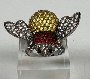 lot 321 image: 925 Sterling Silver PAVE Swarovski Crystal Bumble BEE Ladies RING sz 7 12