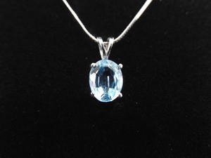 .925 Sterling Silver Oval Cut Topaz Pendant Necklace