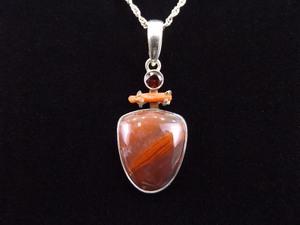 .925 Sterling Silver Garnet and Coral Accented Agate Pendant Necklace