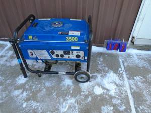 lot 107 image: Wen 3500 watt gas generator. Good used condition. Tested & works. As shown.