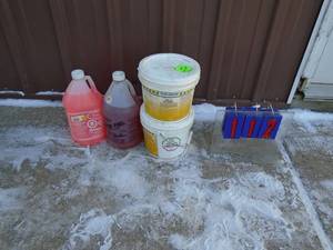 lot 112 image: RC gas & Acrylic sealer. As shown.