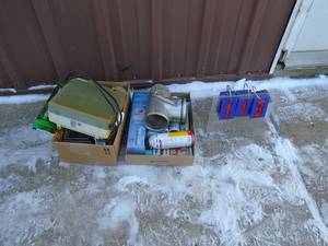 lot 113 image: Qty of 2 flats of misc heater & chemicals. As shown.