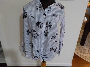 Womens Clothes like new, name brands size L and XL