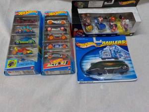 Hot wheels - all new...
