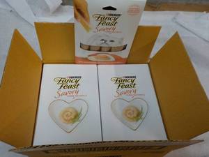 30 x 4 packs Fancy Feast Natural Salmon and Tuna in a Demi-Glaze Purina Savory Cat Treats retail $90