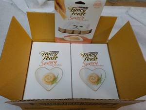 30 x 4 packs Fancy Feast Natural Salmon and Tuna in a Demi-Glaze Purina Savory Cat Treats retail $90