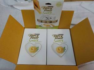 30 x 4 packs Fancy Feast Natural Chicken in a Demi-Glaze Purina Savory Cat Treats retail $90