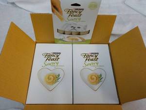 30 x 4 packs Fancy Feast Natural Chicken in a Demi-Glaze Purina Savory Cat Treats retail $90