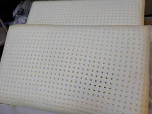2 Memory Foam Pillows 27 x 16...