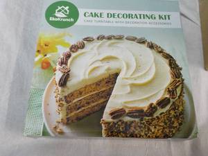 EkoKrunch Cake Decorating Kit new in box